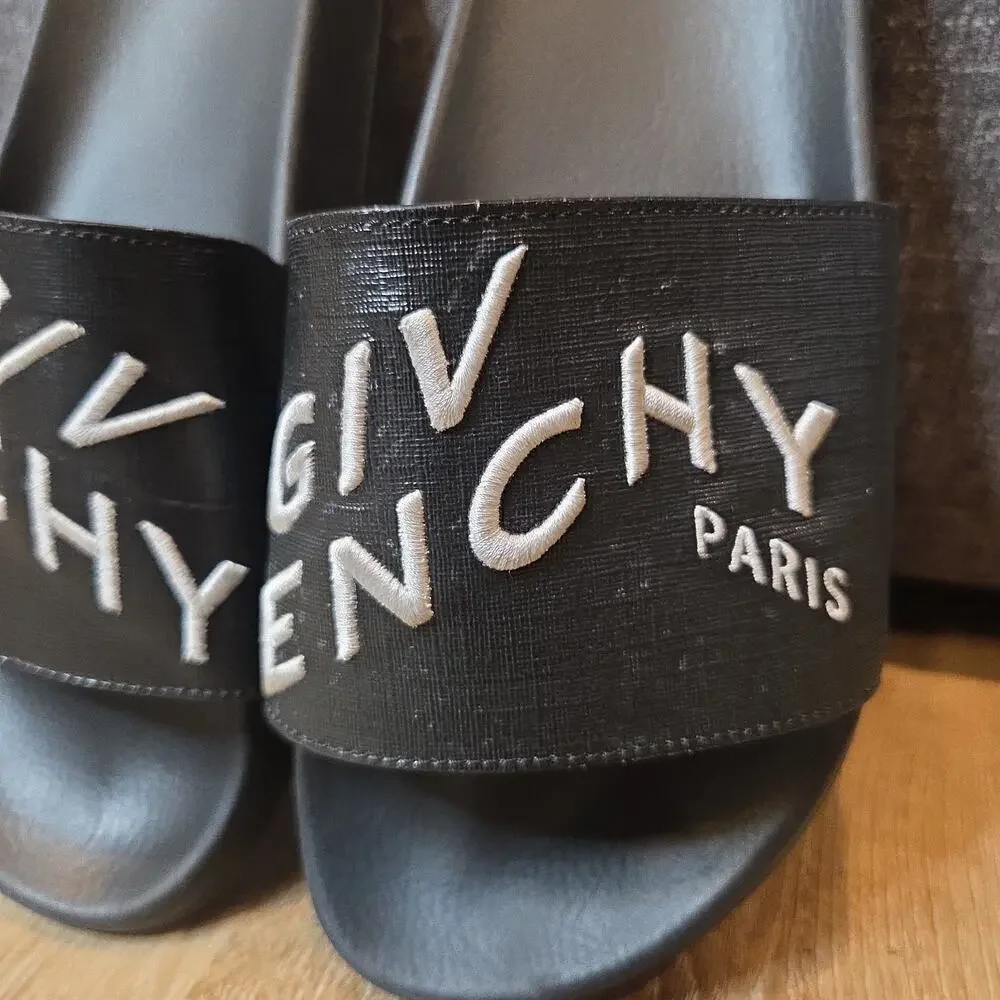 Givenchy Refracted Logo Embroidered Slides Black EU 43 US 10 BH300YH0QB-004